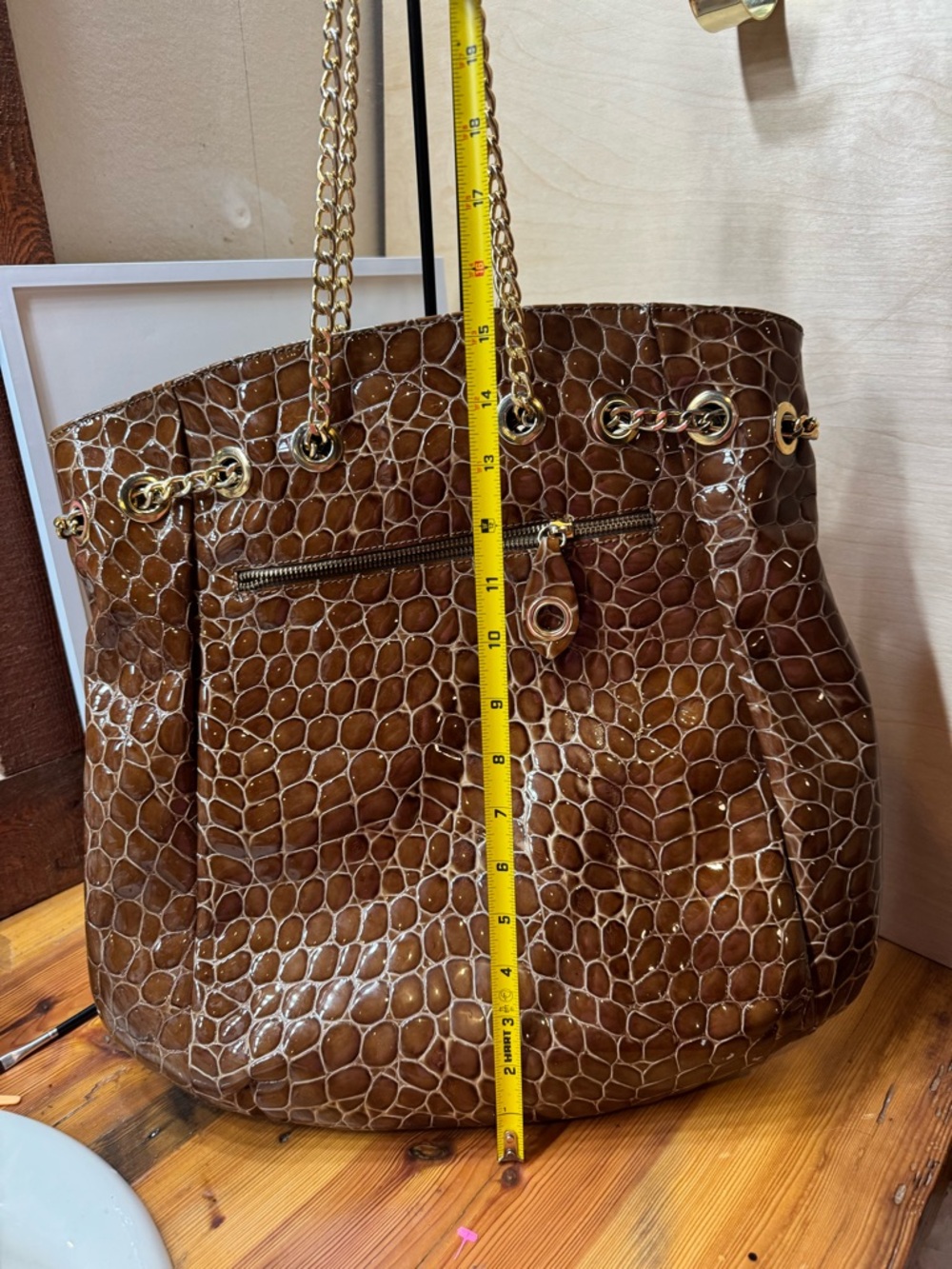 Innue made Italy genuine Leather Brown Tote large with Gold Chain Handles - Picture 11 of 16